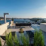 Hillside - The Penthouse דירה רוגוזניצה