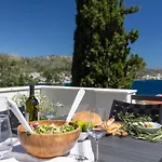 Hillside - The Penthouse דירה