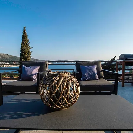 Hillside Rogoznica - The Penthouse Apartment *