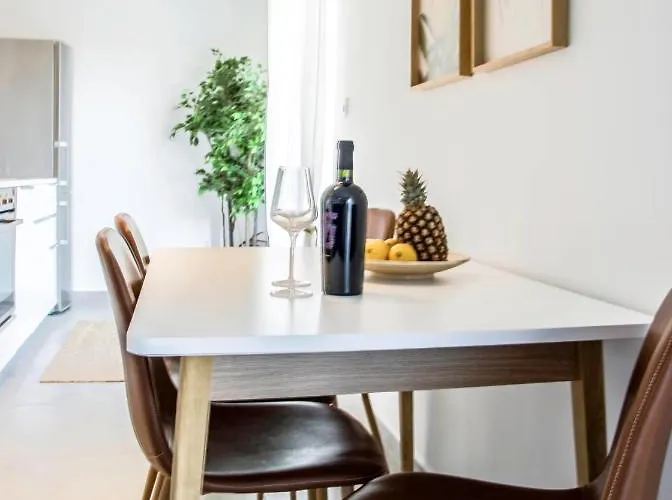 Hillside - The Penthouse