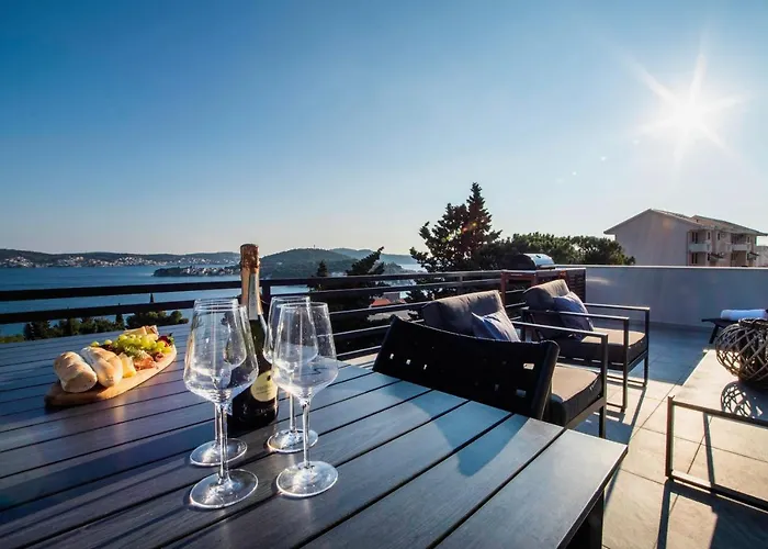 Hillside - The Penthouse